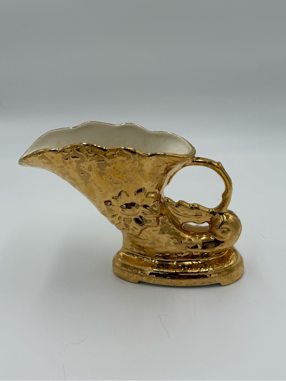 22 KT Weeping Gold Ceramic Vase White and Gold Glossy Finish